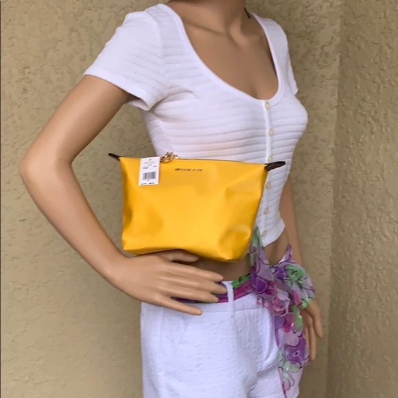 Michael Kors Handbags - Michael Kors Travel Md Luggage Kit Pouch Cosmetic